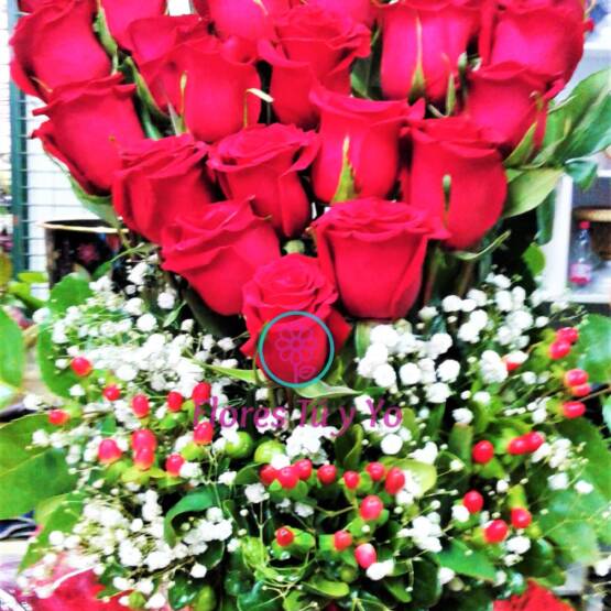 Corazón De Rosas Ecuatorianas