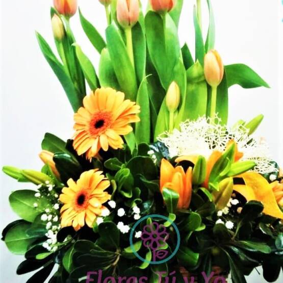 Canasta De Tulipanes Naranjos