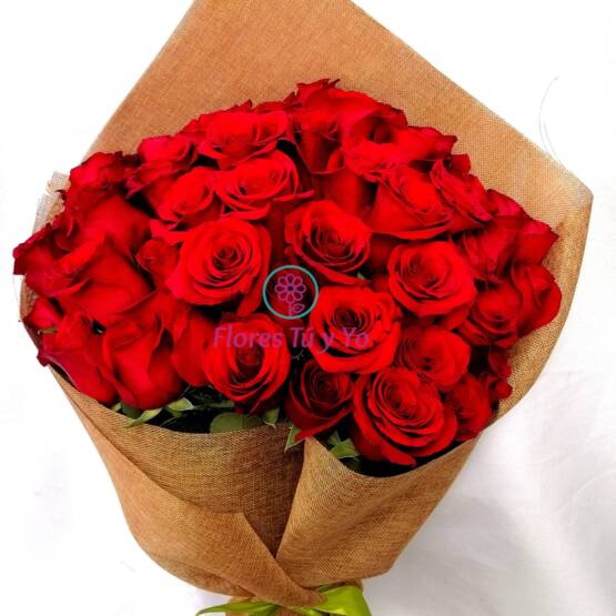 Ramo De 50 Rosas Con Arpillera
